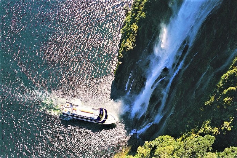 Milford Sound Waterfall, Queenstown