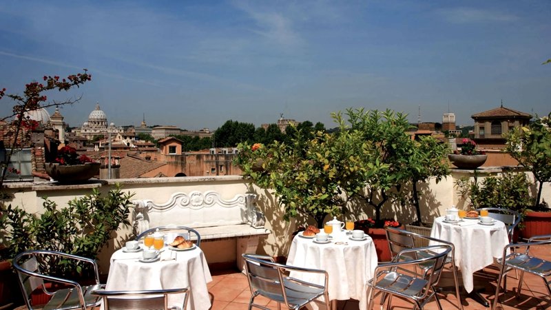Restaurant on the terrace of Hotel Genio