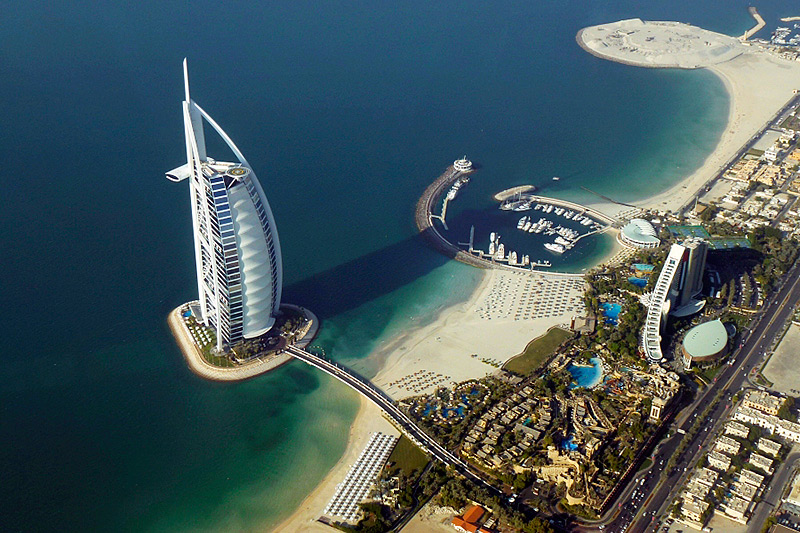 Seaplane flight in Dubai: Burj Al Arab from the air