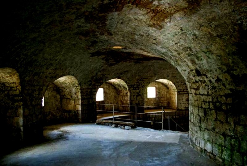 Fort Royal inside