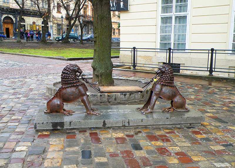 Lion bench, Lviv