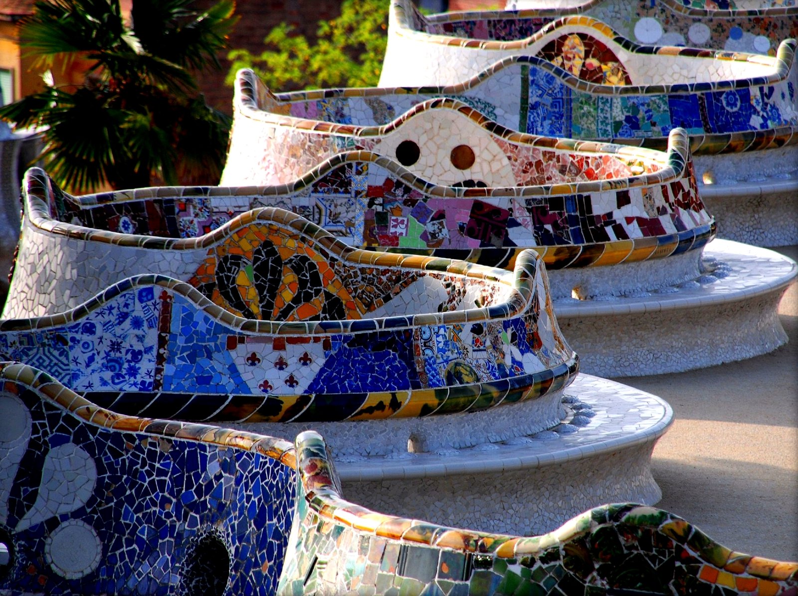 How to sit on the most comfortable bench in the world in Barcelona