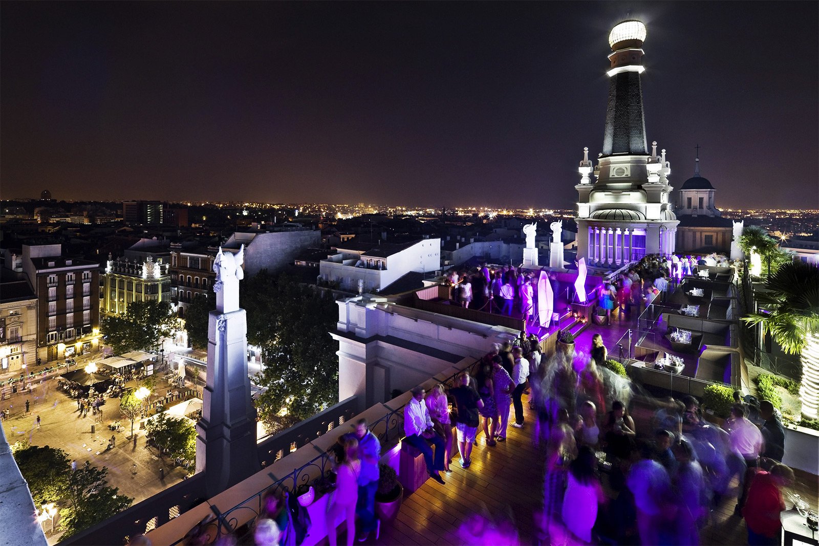 How to dance on the roof of the Roof Bar in Madrid