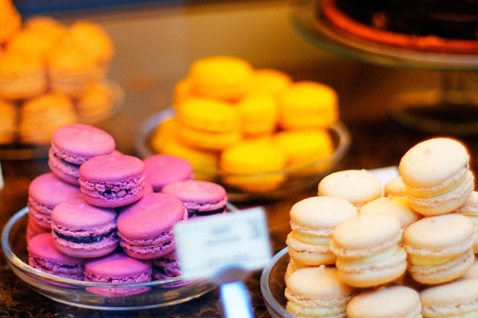 How to taste macarons in Paris