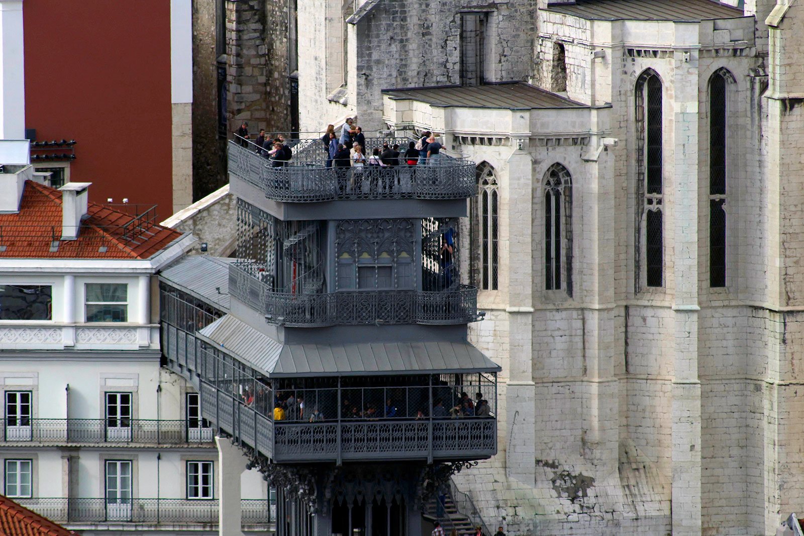 How to ride the Elevador di Santa Justa in Lisbon