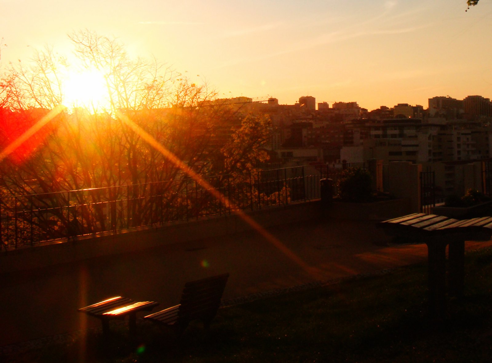 How to see sunset at Jardim do Torel in Lisbon