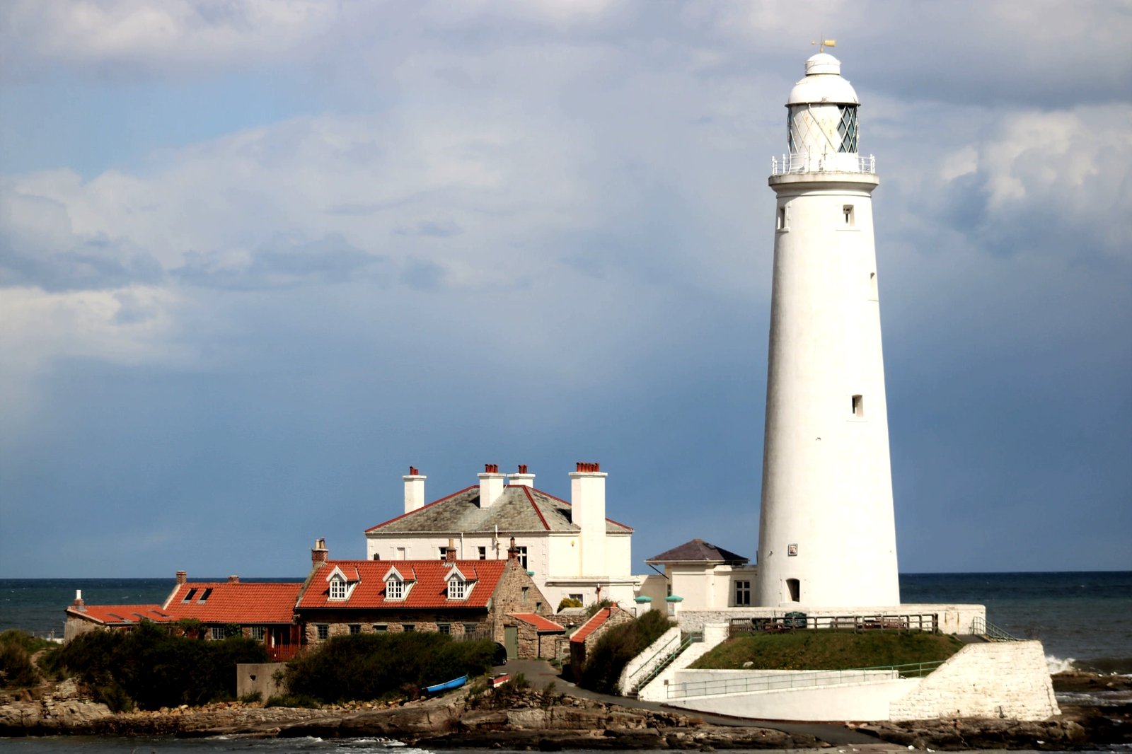 How to climb to the St. Mary's Lighthouse in Marseille