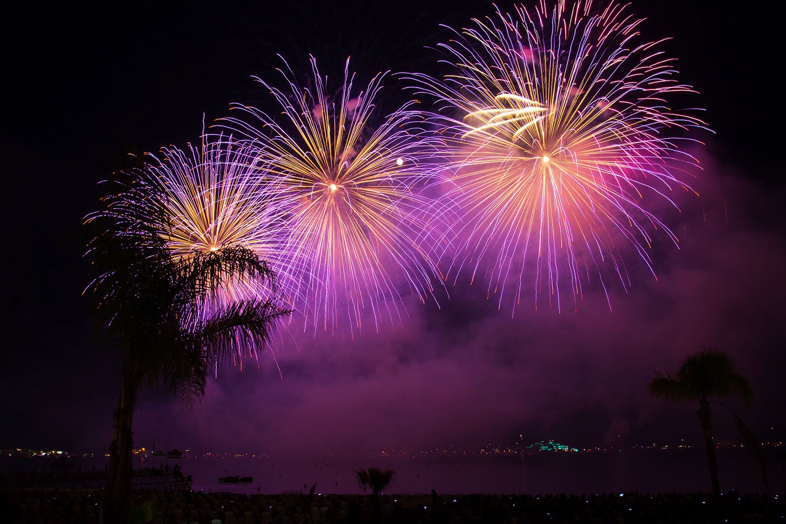 How to visit the fireworks festival in Cannes