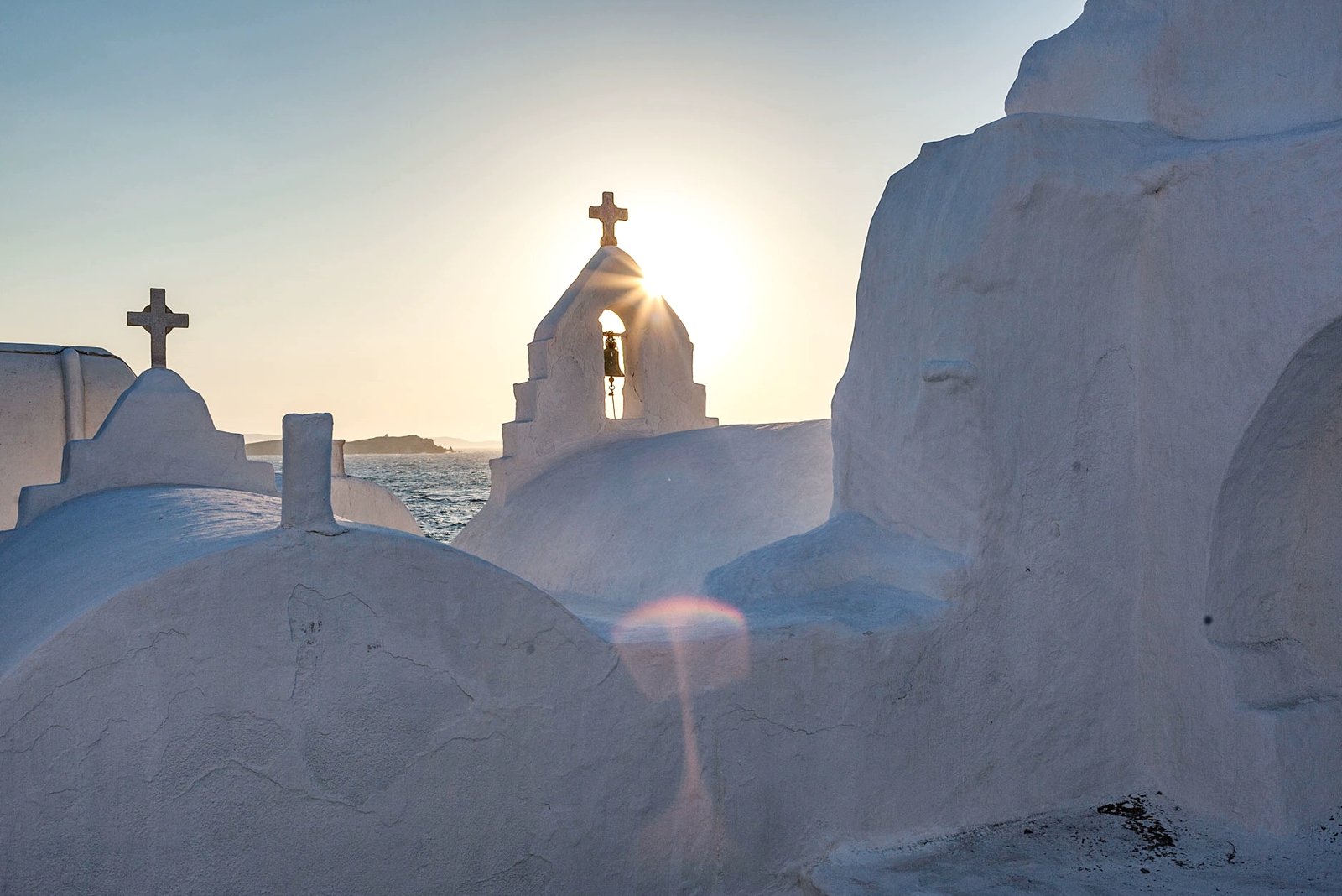 How to ring the bell of the Panagia Paraportiani Church on Mykonos