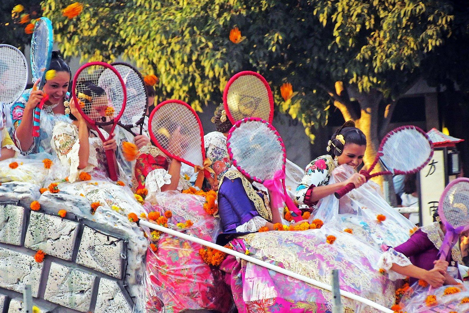 How to take part in the battle of the flowers at the Gran Fira de Valencia in Valencia