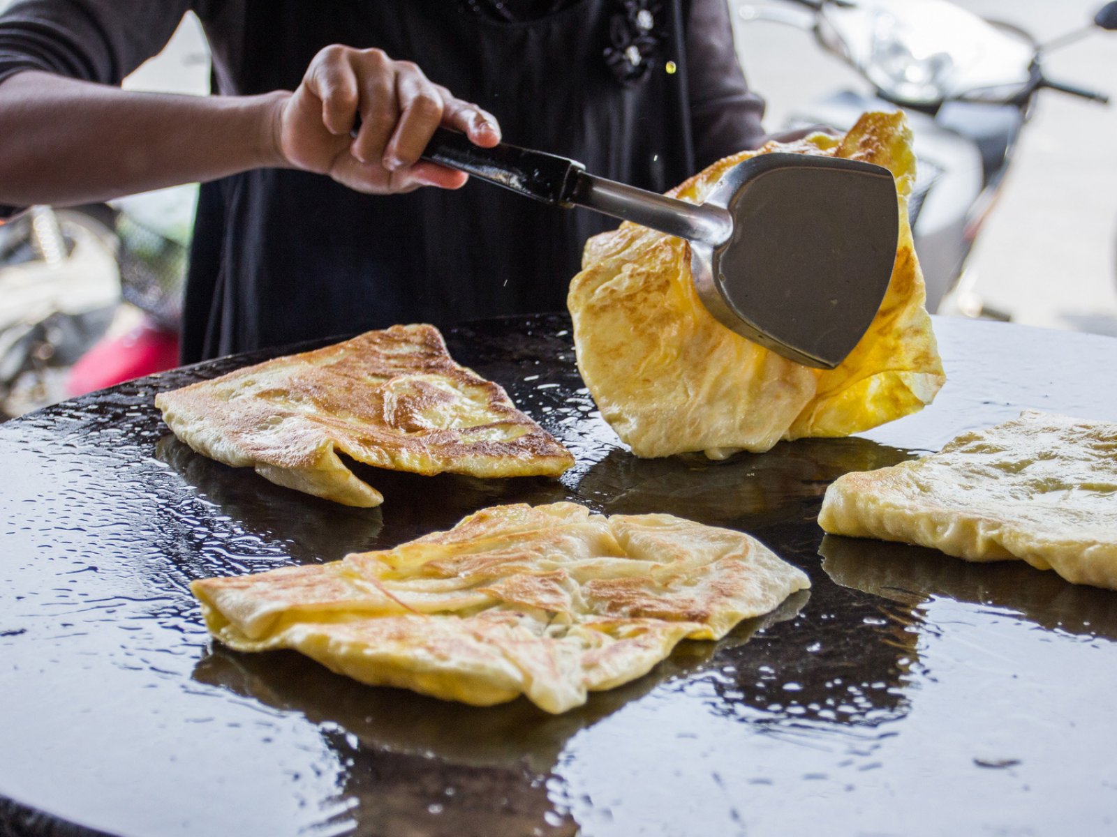 How to try Thai Roti pancakes in Phuket