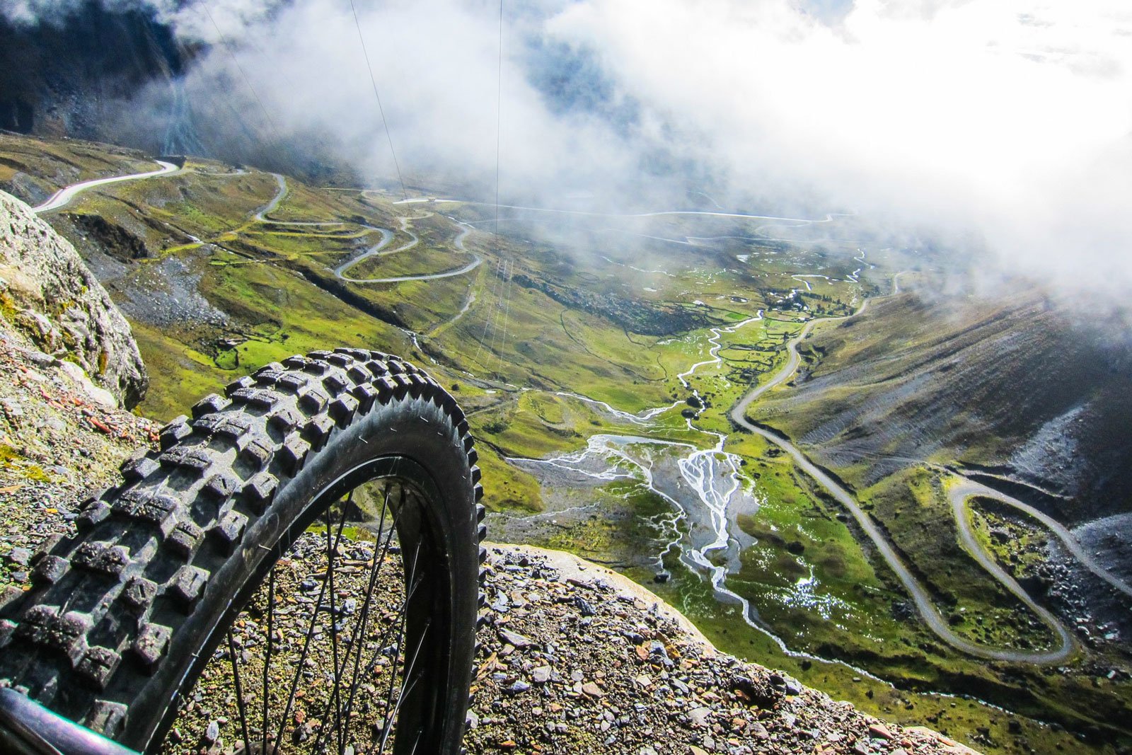 death road mountain biking la paz