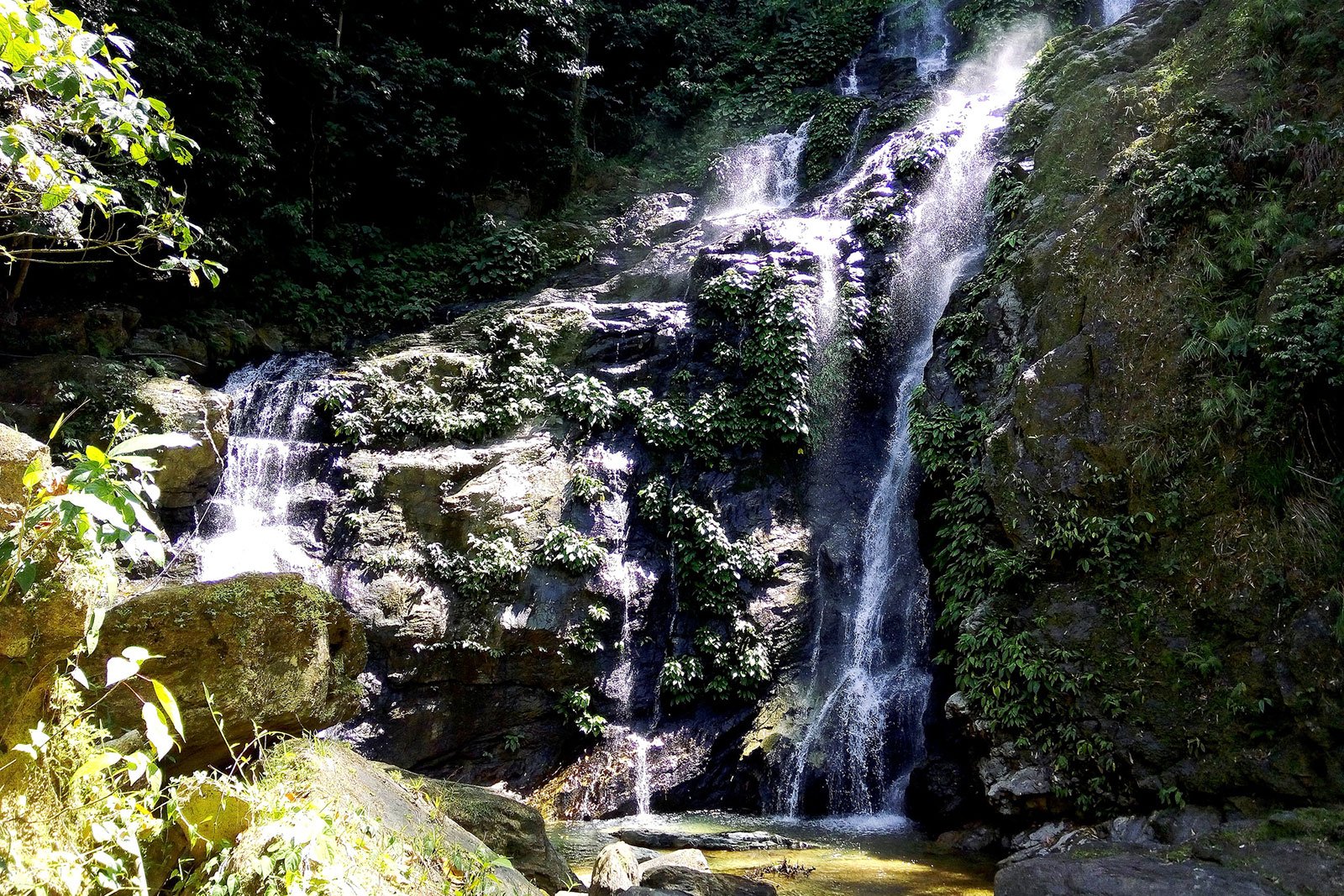 How to swim in a man-made waterfall on Mindoro