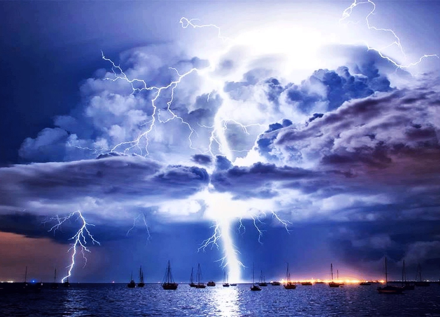 How to see Catatumbo lightening in Maracaibo