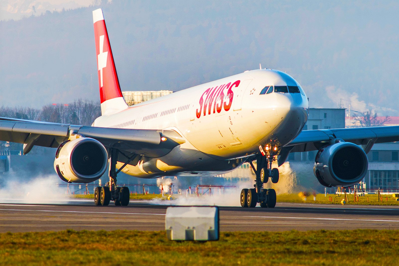 How to see plane landing close up in Zurich