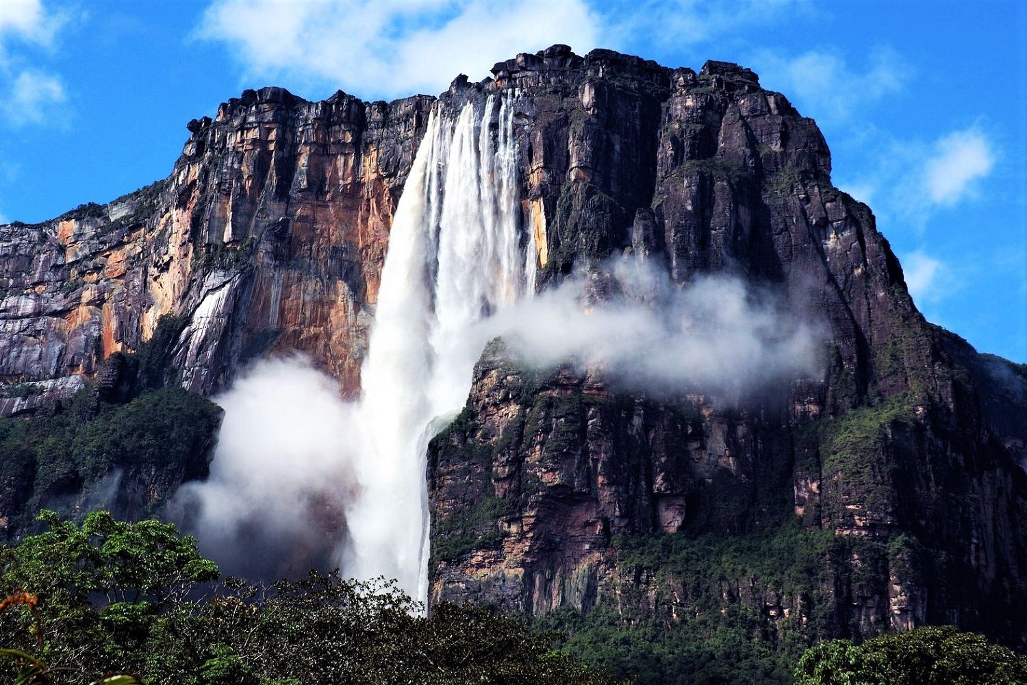 How to climb the world's highest waterfall in Caracas