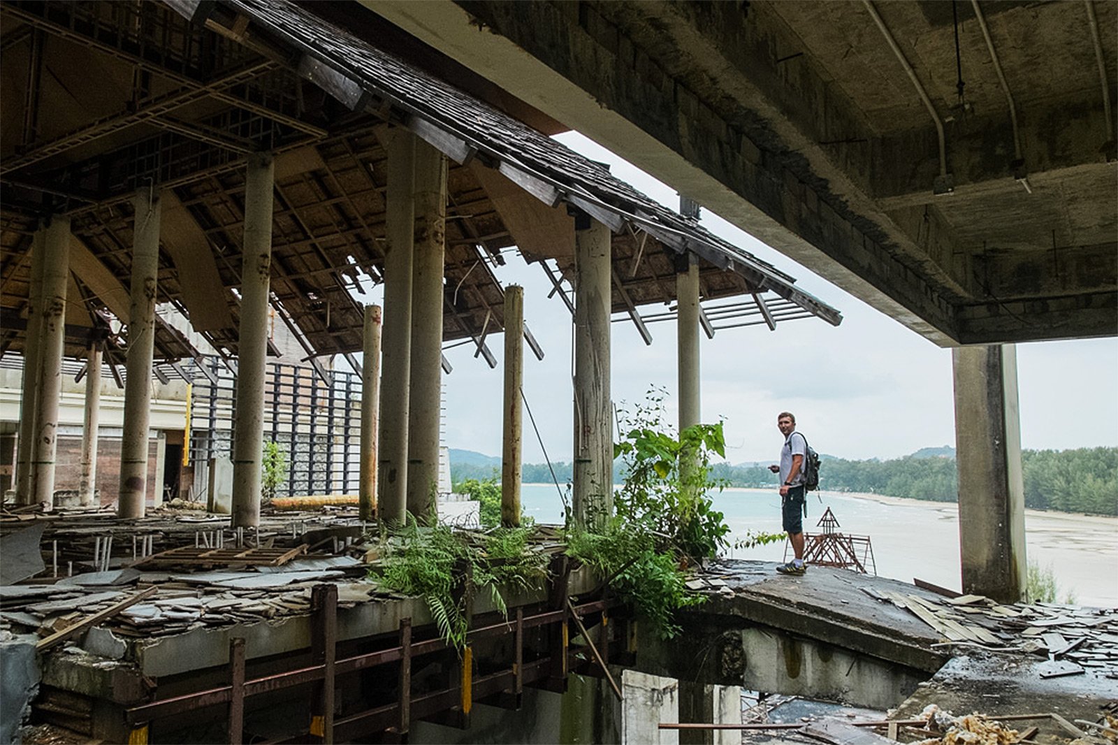 How to staying in the haunted hotel in Phuket