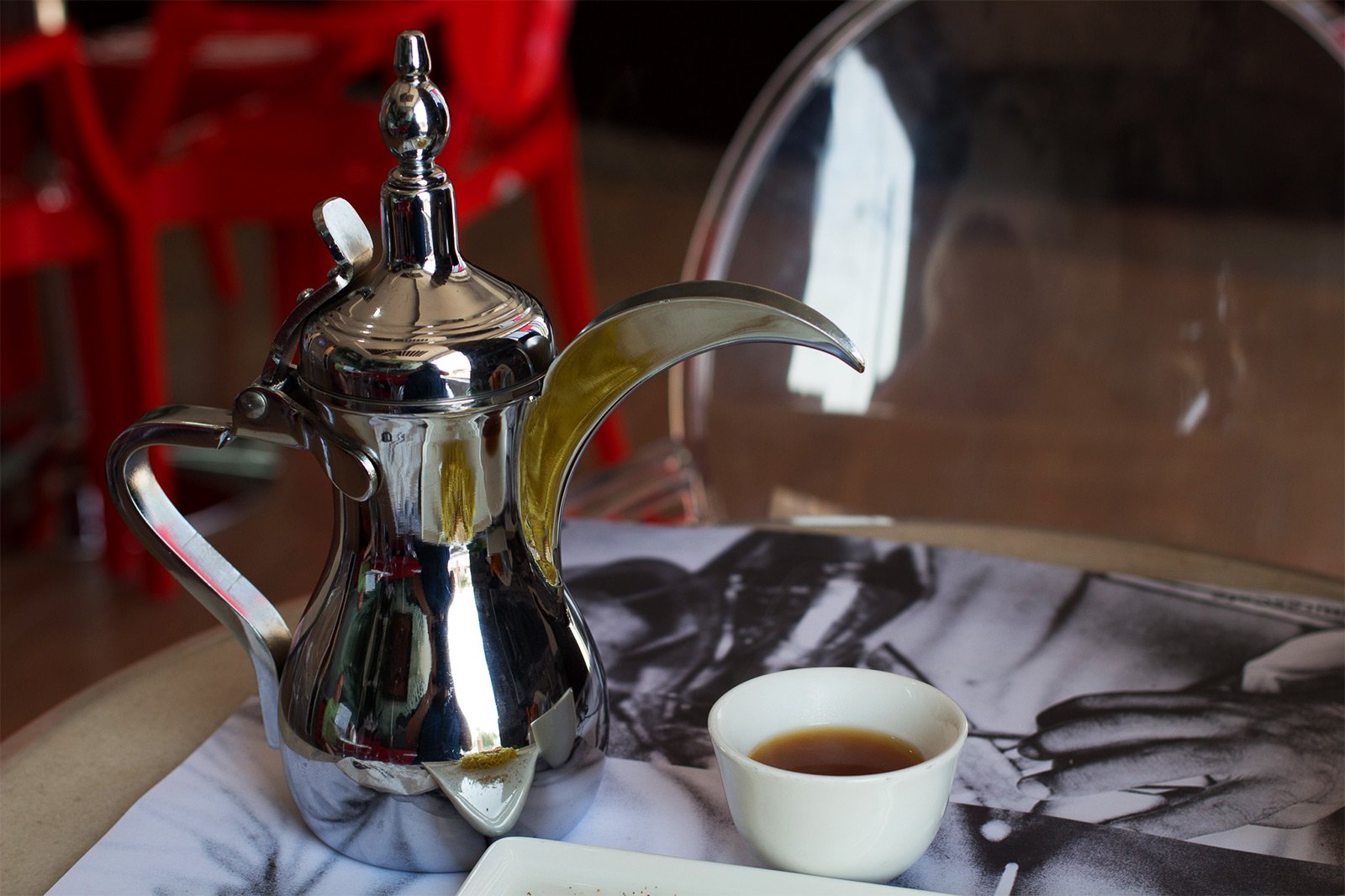 How to try light Arabic coffee in Dubai