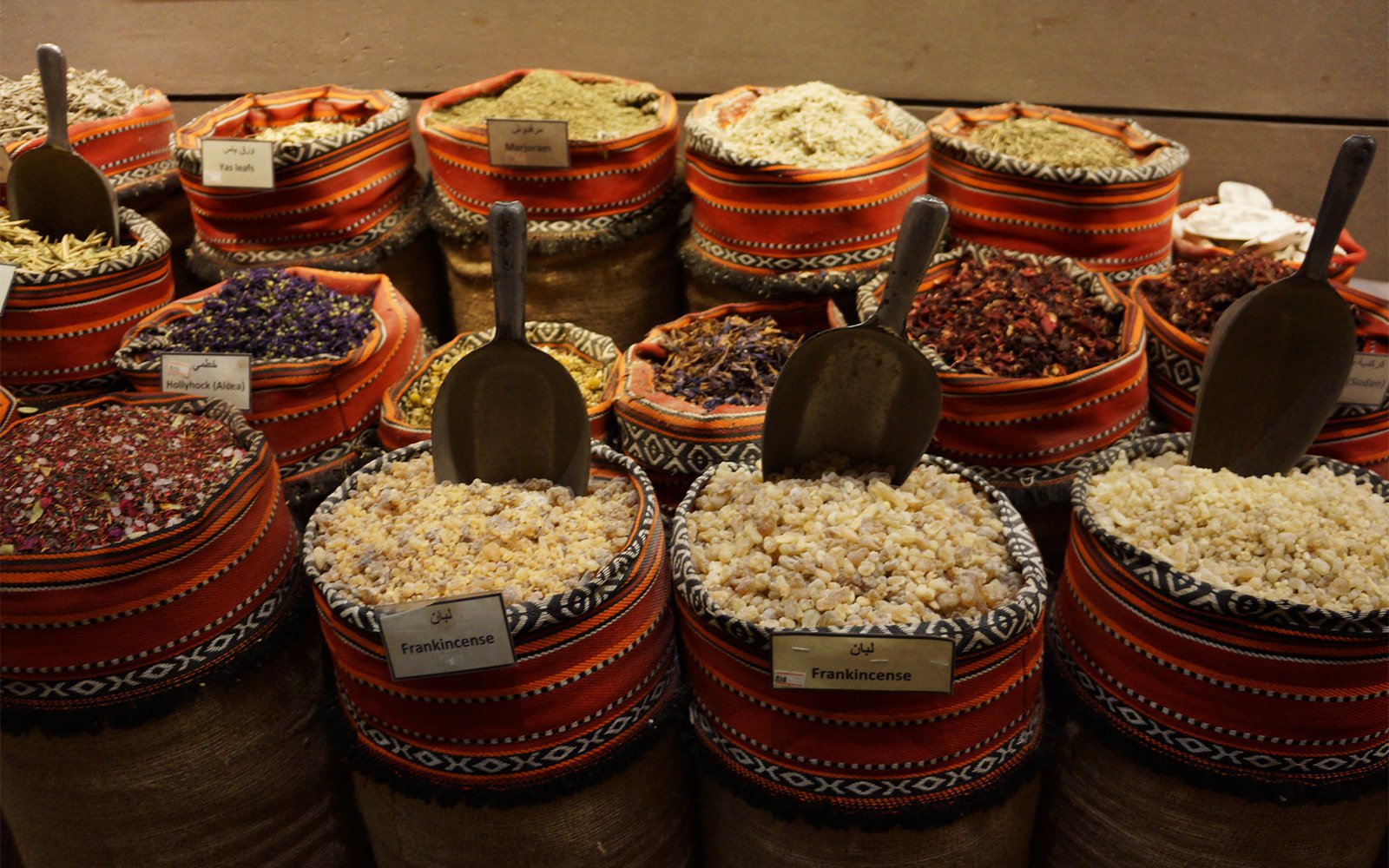 How to take a walk through the old bazaar in Abu Dhabi