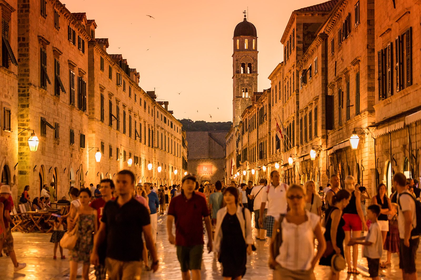 How to walk along Stradun in Dubrovnik