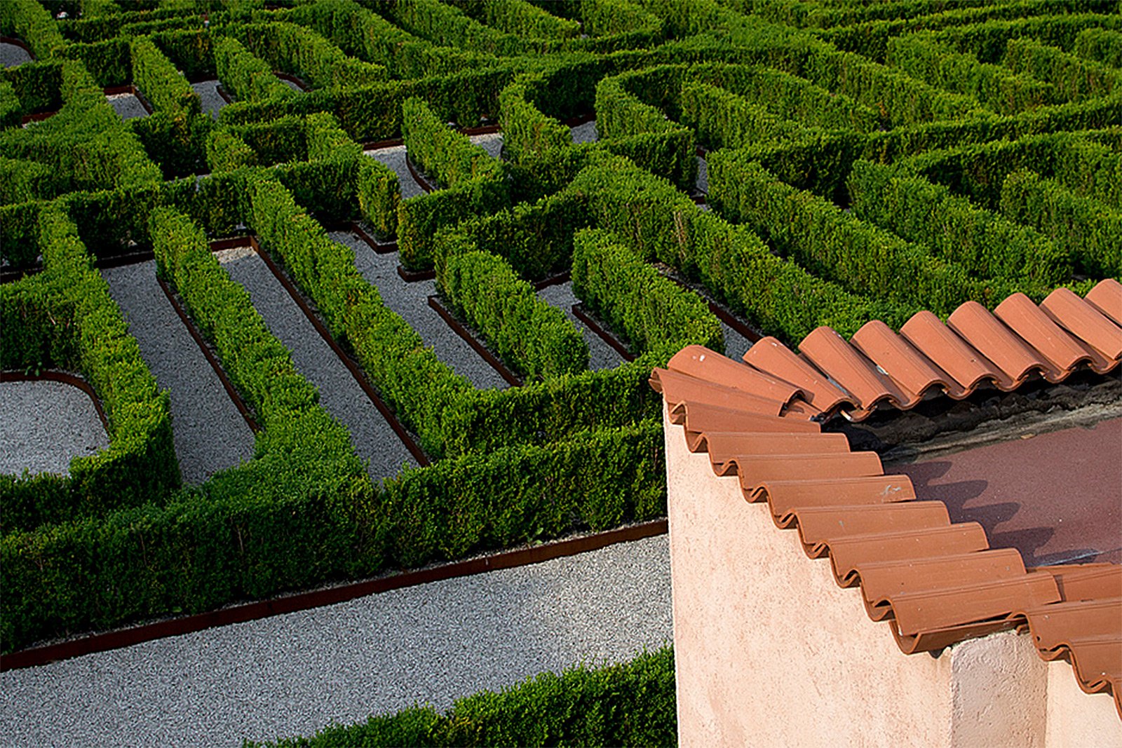 How to get out of the Borges Labyrinth in Venice
