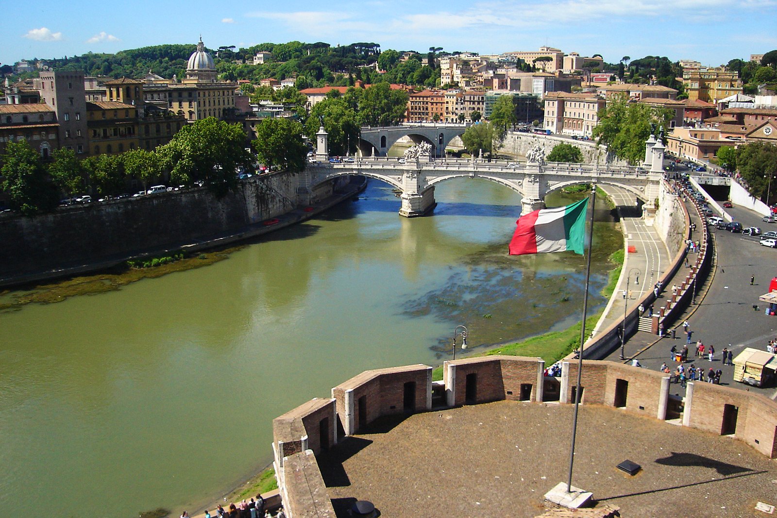 How to climb to the Castle of the Holy Angel in Rome