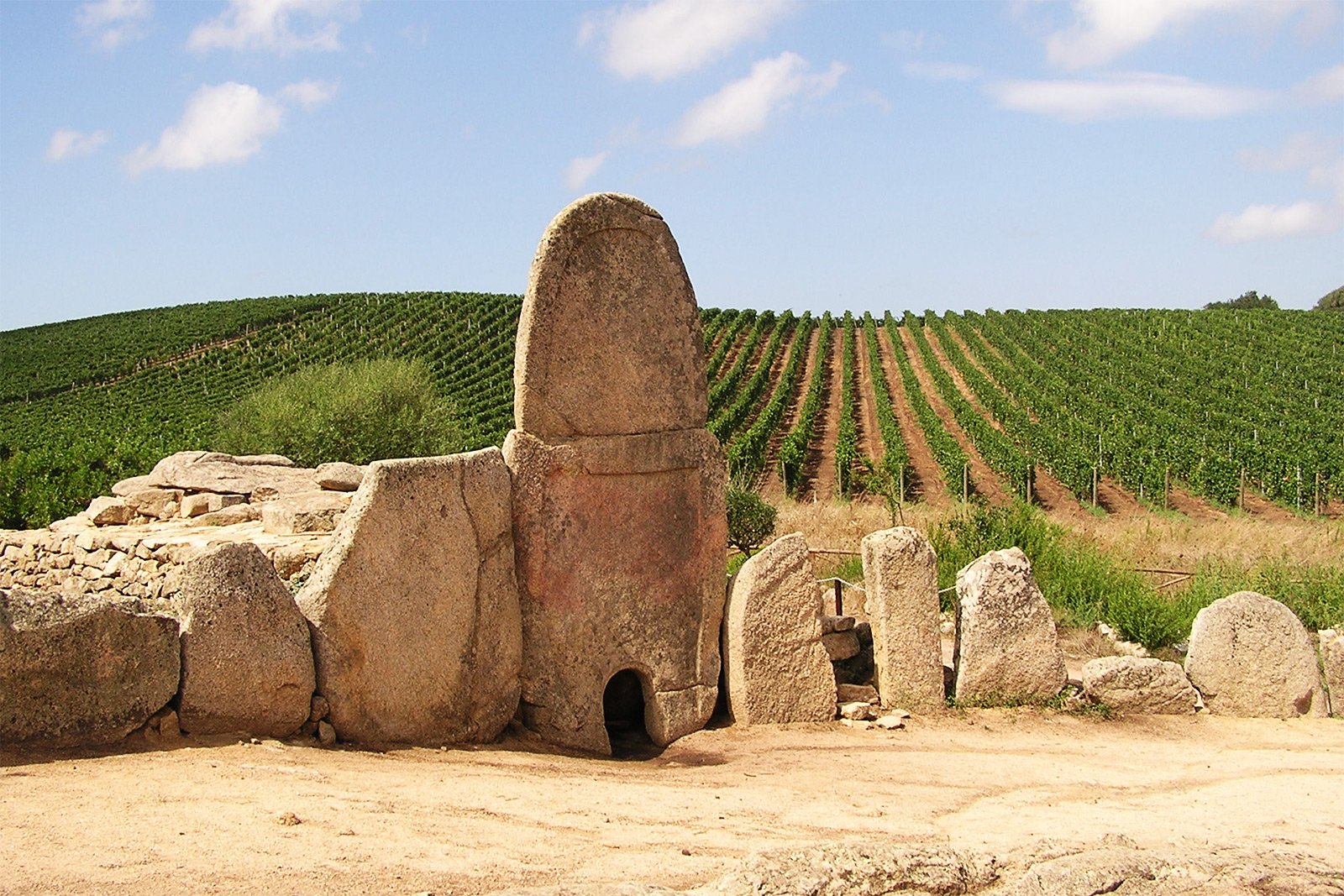 How to visit the Giants' grave on Sardinia