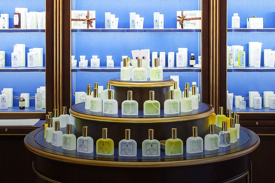 How to buy perfume in an ancient pharmacy in Florence