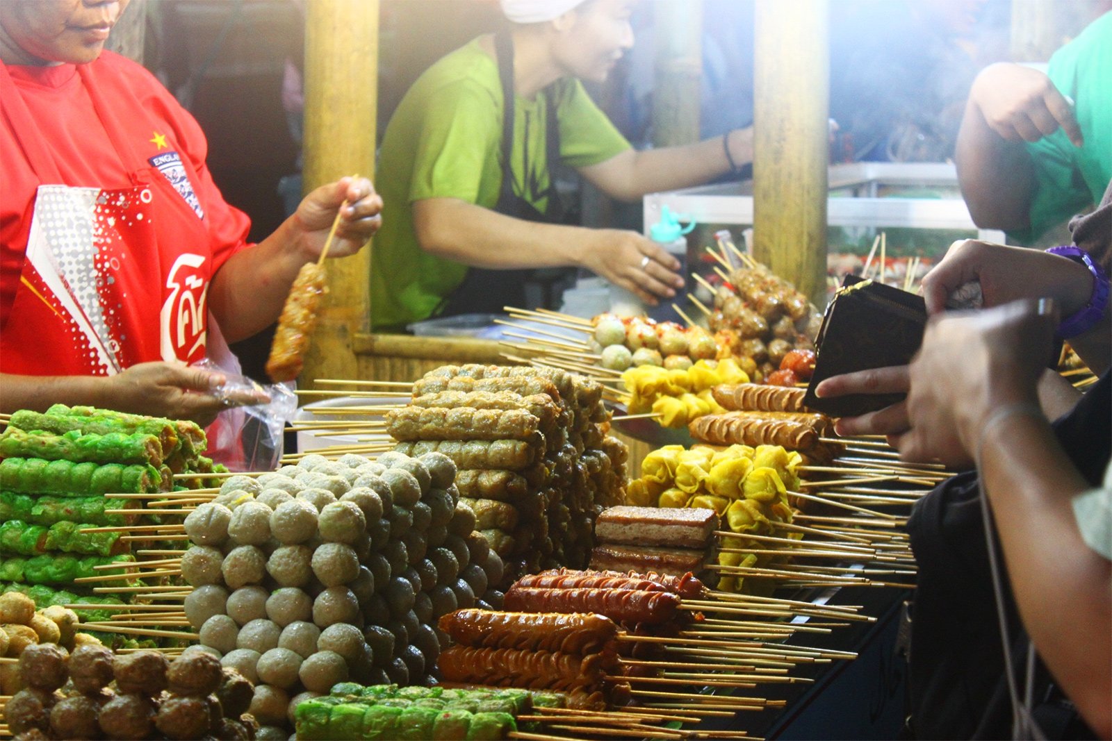 How to visit the night market in Phuket