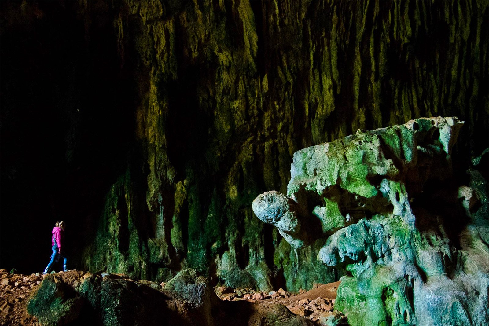 How to walk through the Skotino Cave on Crete