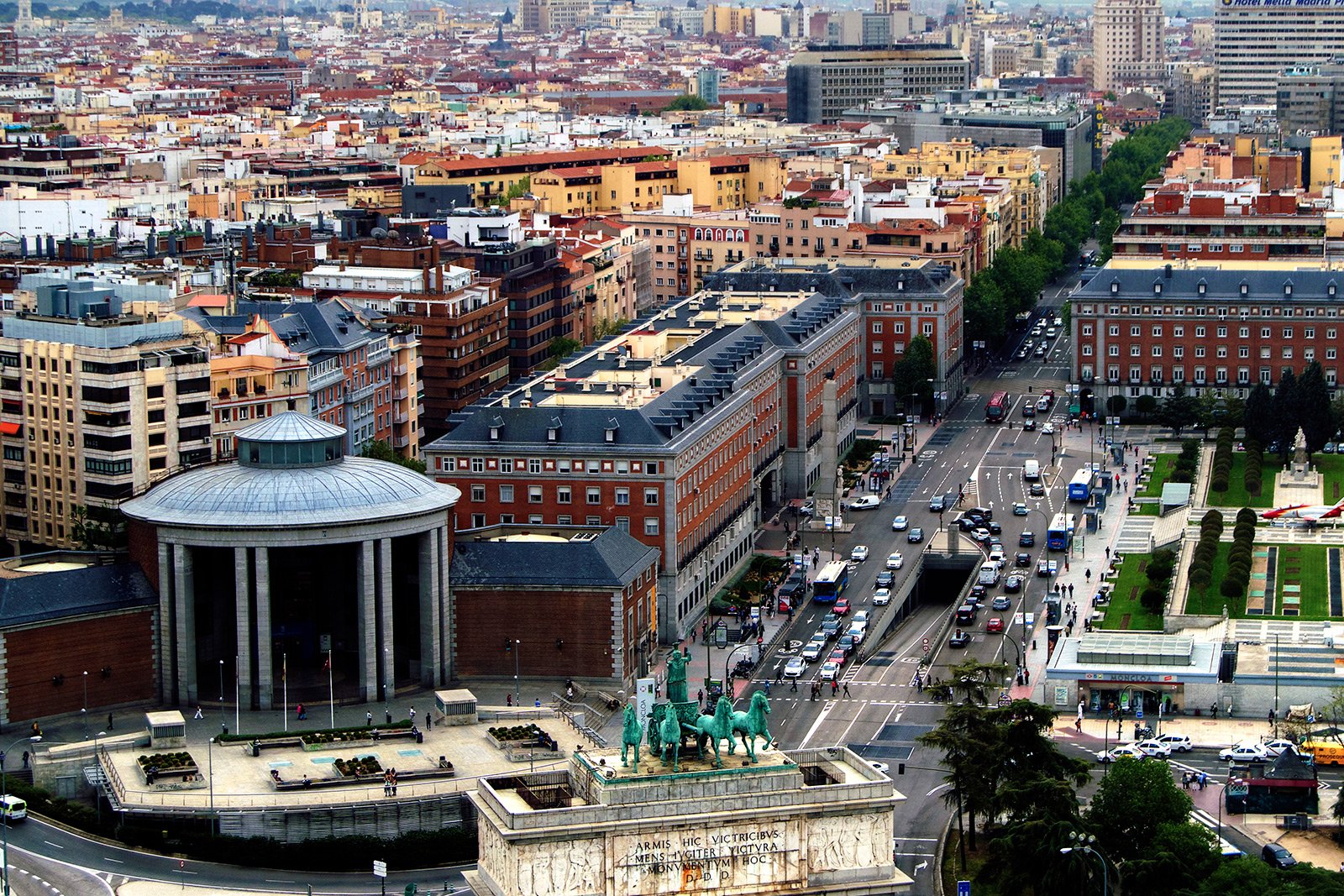 How to get on the top of the Lighthouse of Moncloa in Madrid