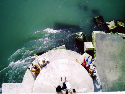 Have a picnic on the Tiber Island in Rome