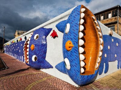 Take a selfie in the mouth of a cat at Landscape Alley in Kiev