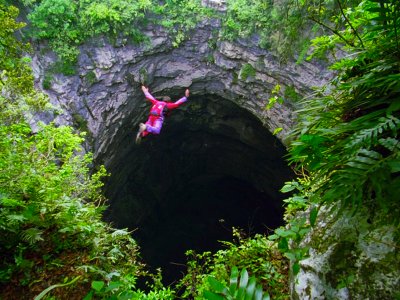 Go base jumping into the swallow cave in San Luis Potosi