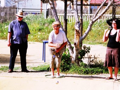 Play petanque in Zurich