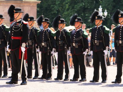 Watch changing of the guard in Oslo