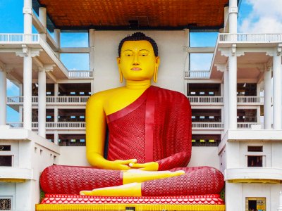 See 40-meter the statue of Buddha in Matara