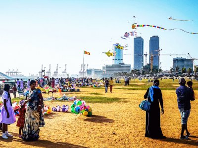 Fly a kite in Colombo