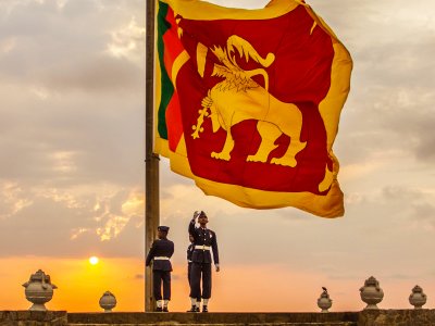See the ceremony of the flag lowering in Colombo