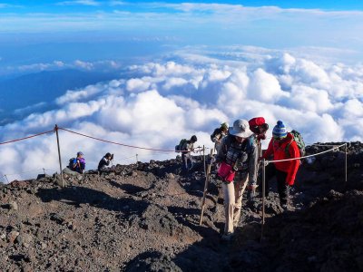 Climb up Mount Fuji in Tokyo