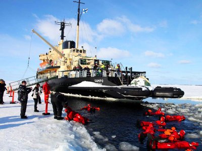 Swim in ice Arctic water in Kemi