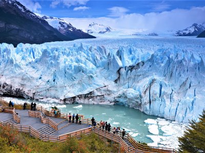 See the glacier fall in El-Calafate