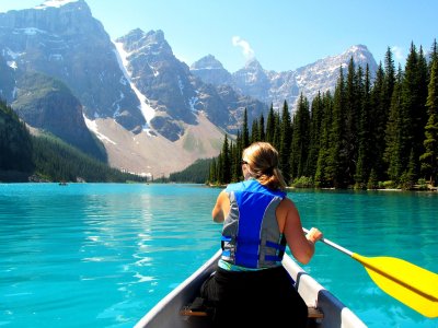 Go canoeing around Lake Moraine in Calgary