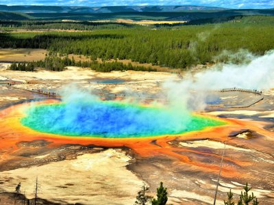 See a multicoloured thermal lake in Jackson