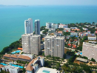 Dinner at a Revolving Restaurant on the 52nd floor in Pattaya