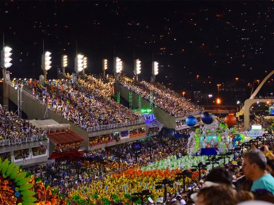 Participate in the carnival in Rio de Janeiro