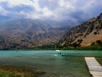 Dive from the catamaran in lake Kournas on Crete