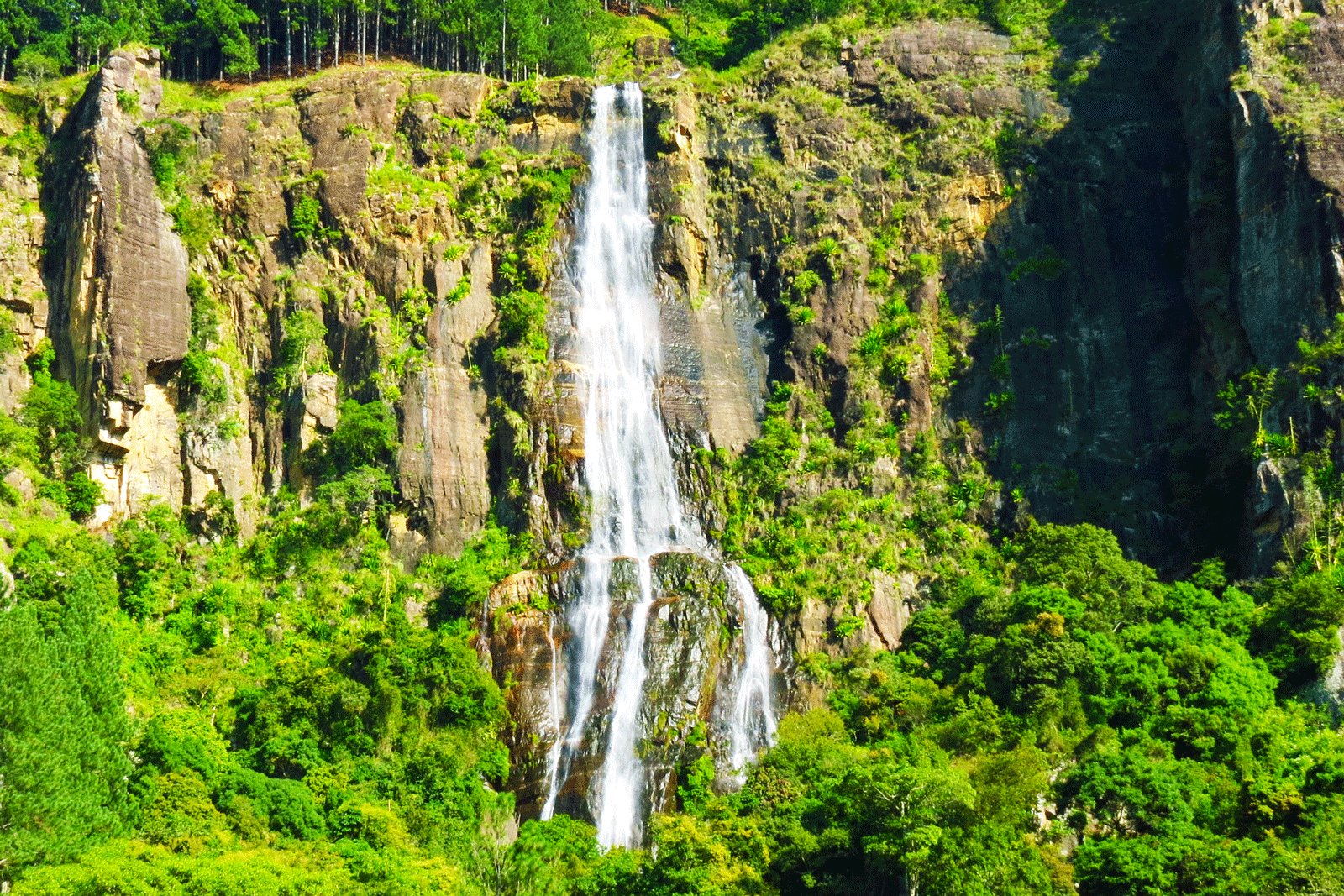 Bambarakanda Falls, Nuwara Eliya