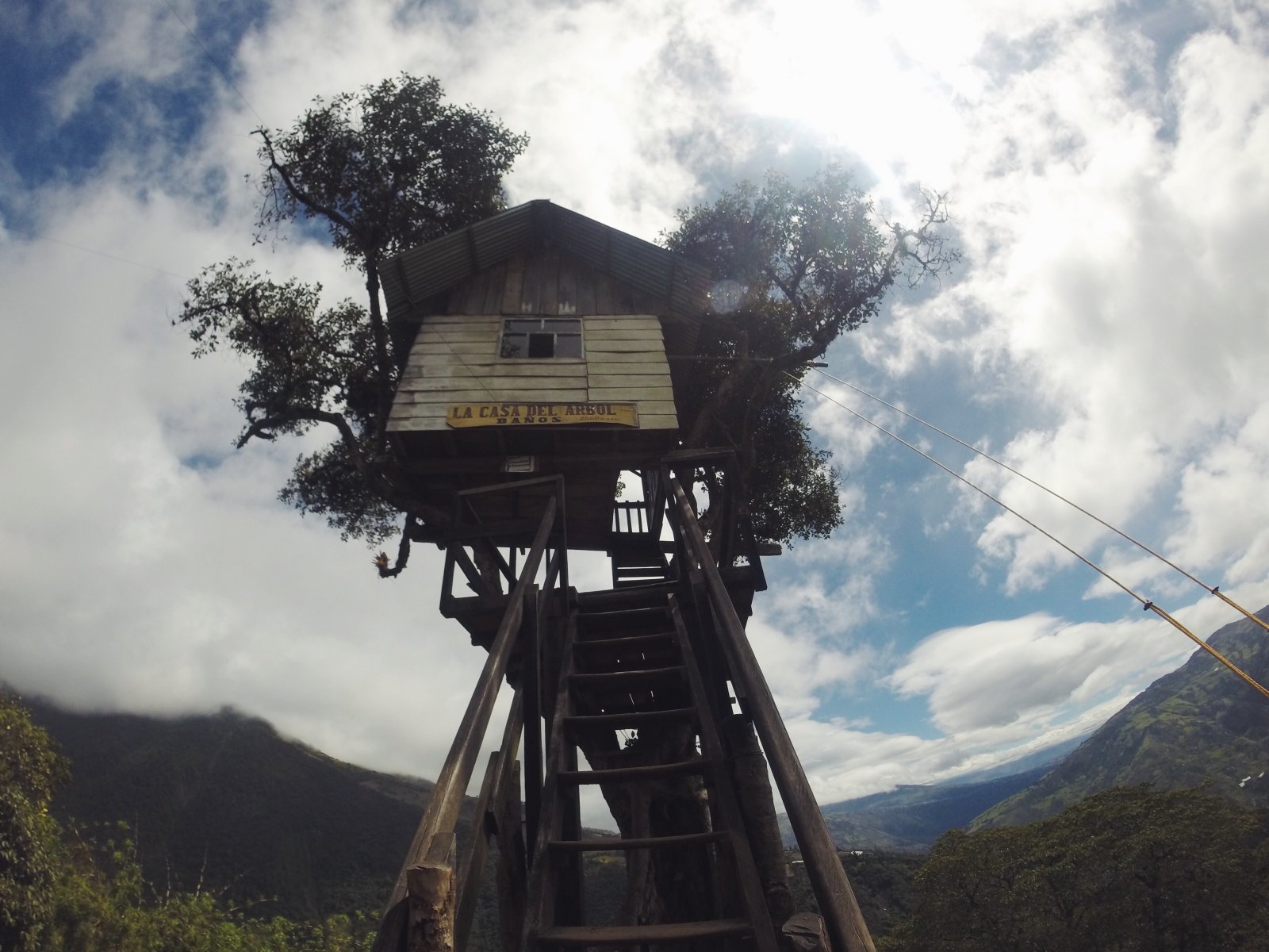 Treehouse in Banos, Banos