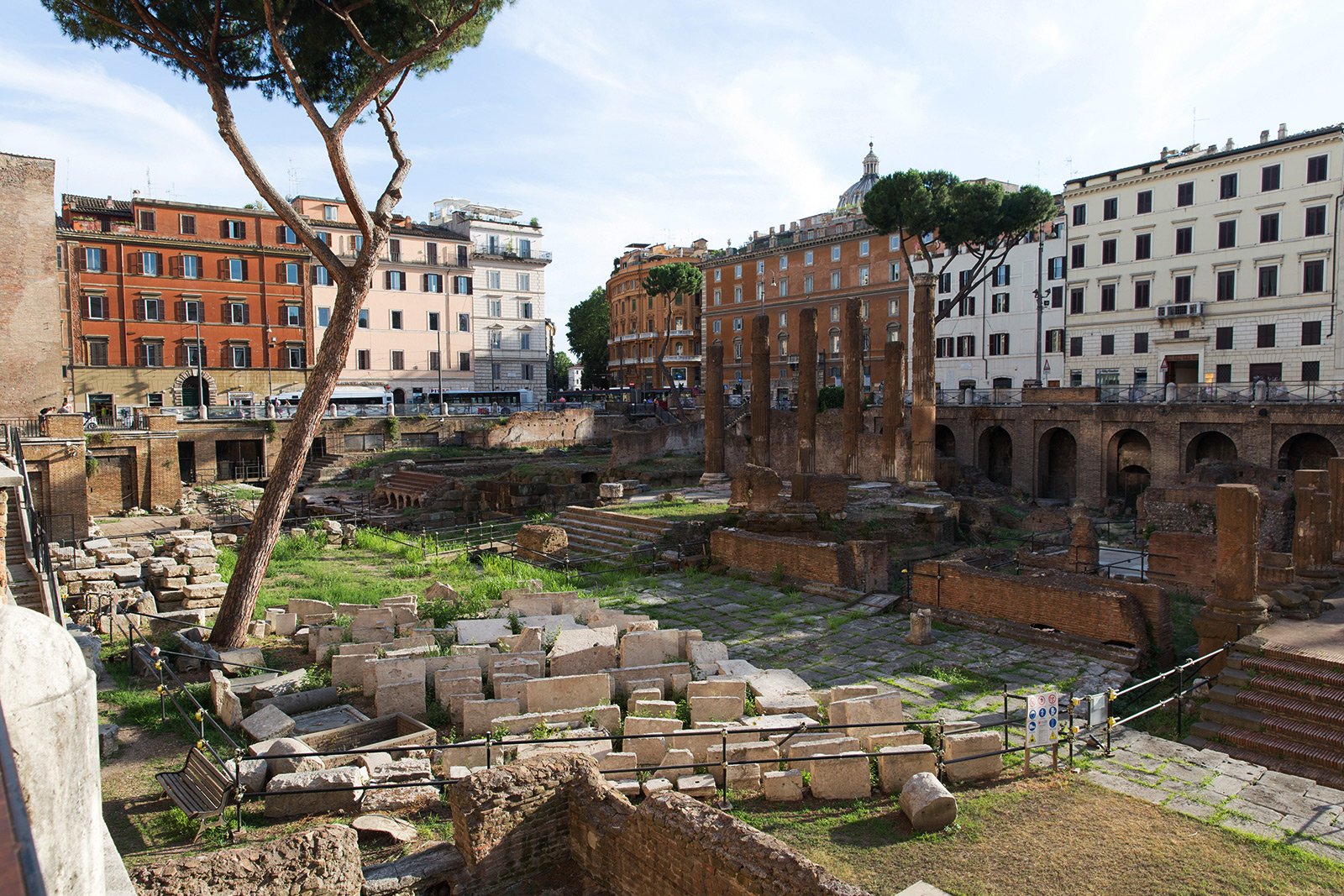 Largo di Torre Argentina, Rome